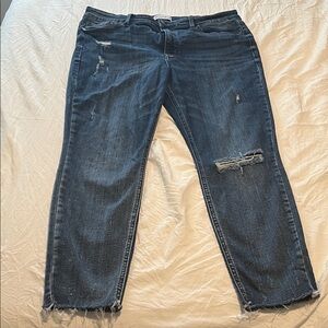 Women’s Distressed Cropped Jeans